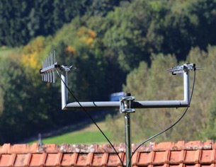 Antenne auf dem Hausdach